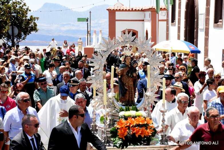 La procesión religiosa de este domingo (Foto Antonio Alí)